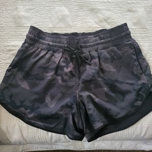Zyia Reversible Flip It Black & Gray Camo/Black Shorts